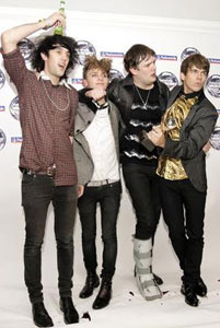 KLAXONS готовят бесплатный мини-альбом