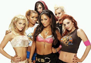 PUSSYCAT DOLLS лишились двух участниц