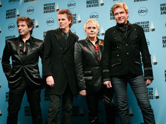 Duran Duran досрочно завершили мировой тур из-за болезни клавишника