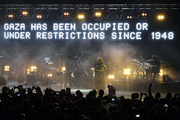 Massive Attack провели концерт в поддержку палестинских беженцев