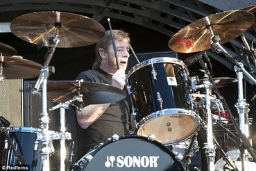 Барабанщика AC/DC обвинили в&nbsp;попытке организовать убийство