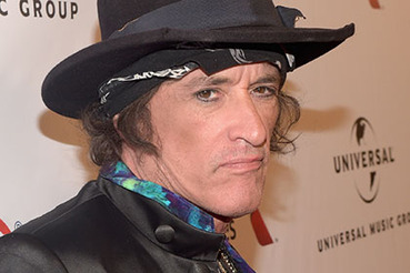 Гитариста Aerosmith госпитализировали после недомогания на сцене