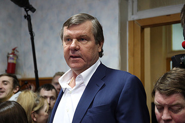 Барда Александра Новикова отпустили из-под домашнего ареста