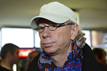 Аркадий Укупник переехал жить в гараж