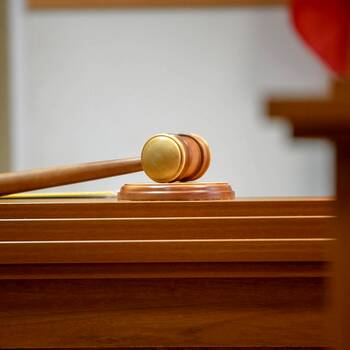 Суд признал документы Разина недостоверными